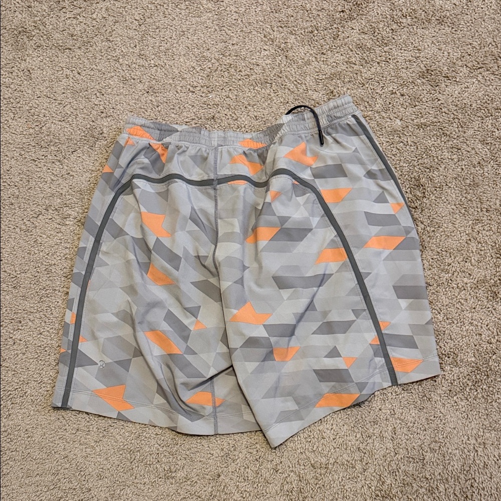 Geometric Patterned Shorts - Picture 2 of 3